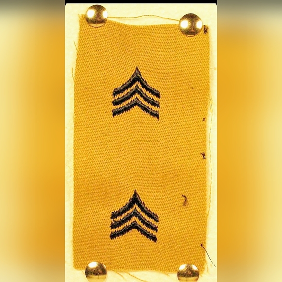 US Army Sergeant Khaki Rank Insignia Collar Patch Cloth Pair - Picture 3 of 6